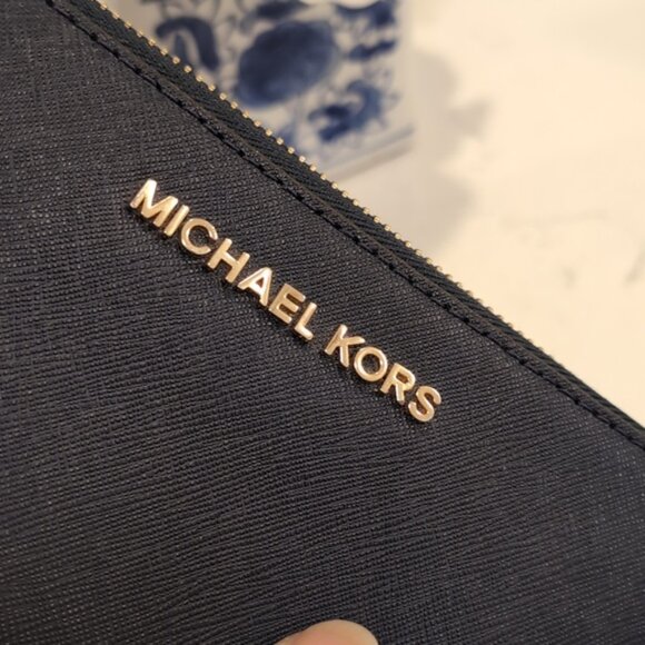 Michael Kors Jet Set Travel Large Continental Wallet - Picture 5 of 8